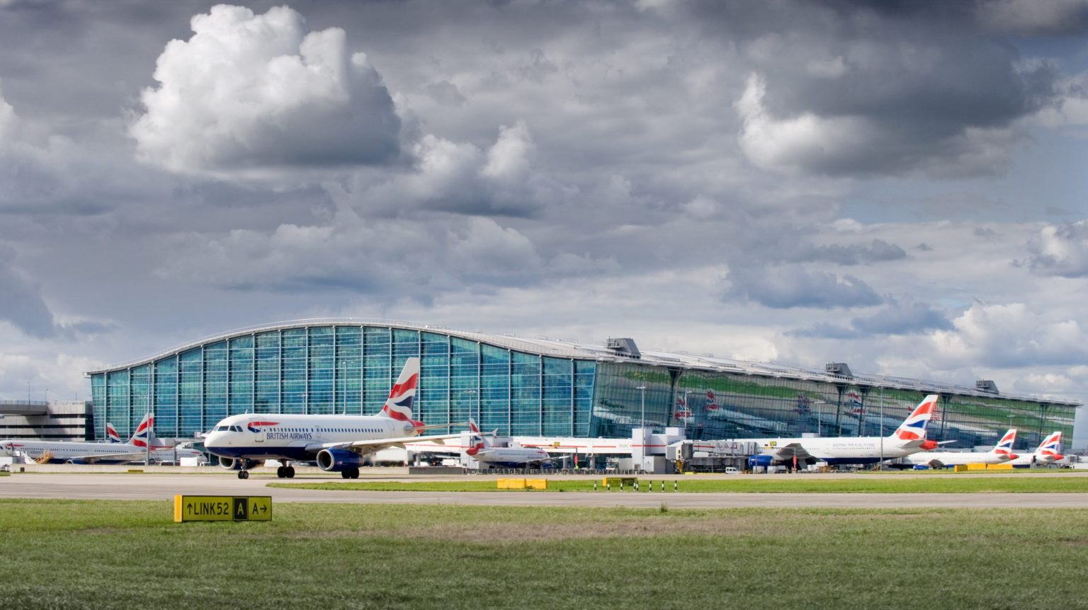 Terminal 5 S First Ever Independent Lounge Opens Transport   Heathrow Lounge Scaled 1 1536x862 