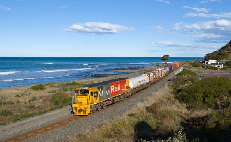 KiwiRail to End Electric Freight Haulage