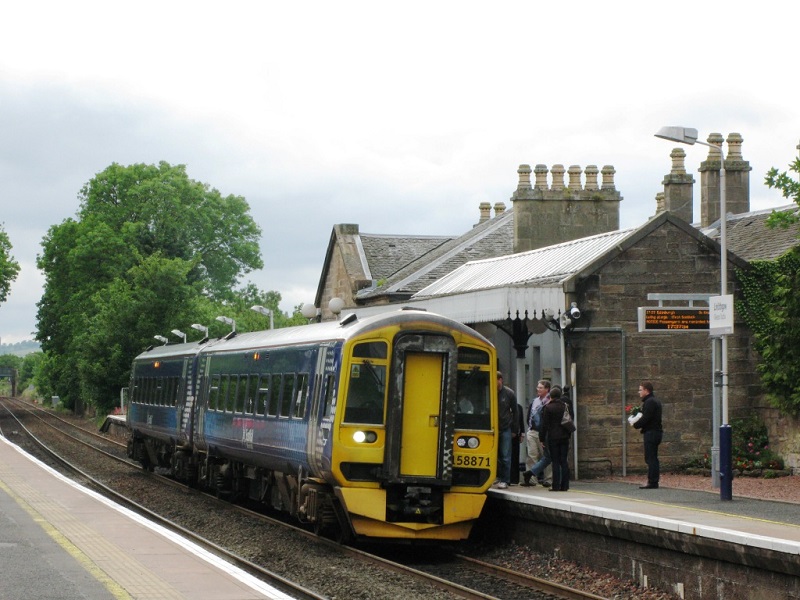 Work Carried Out in Linlithgow By Network Rail to Raise the Height of the Walls