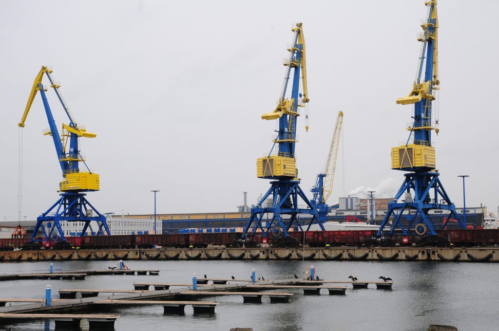Bristol Port Welcomes World's Largest Crane