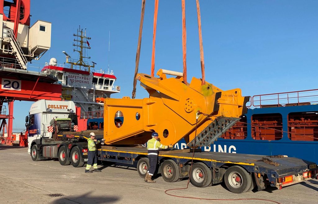 Collett & Sons Delivers the World’s Largest Crane