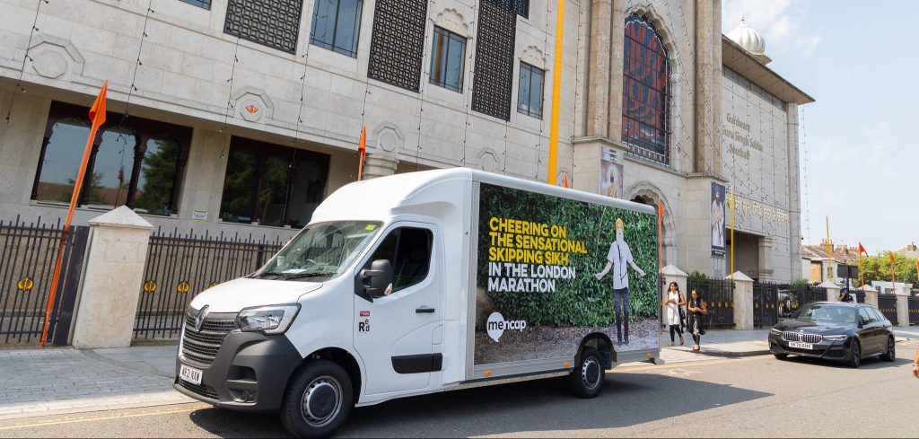 Skipping Sikh MBE Delivers Langar to Gurdwara in His Own Sponsorship Van