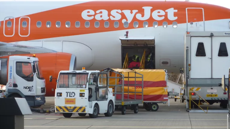 Rushlift GSE secures extension to easyJet Gatwick contract