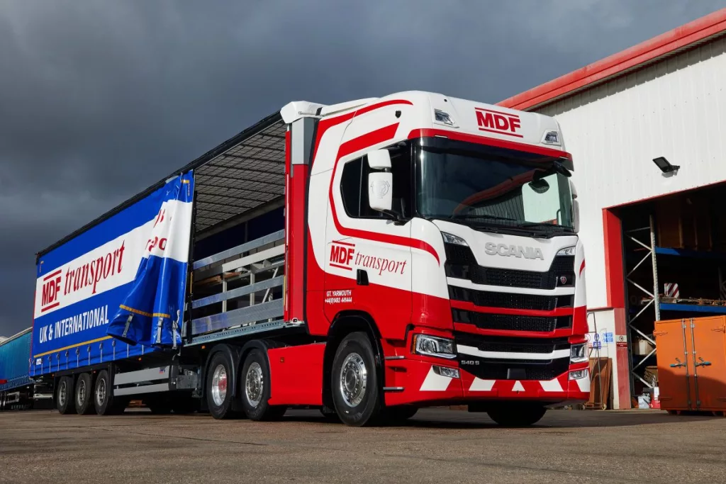 MDF Transport boosts efficiency with Schmitz Cargobull semi-trailers